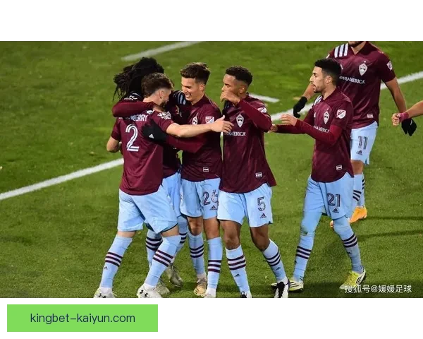 巴拉圭队逼抢体系近期表现稳健，防守组织与反击衔接持续提升